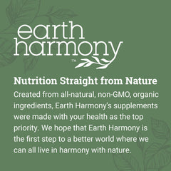 Persona agregando gotas de Earth Harmony Naturals a un vaso de agua con facilidad