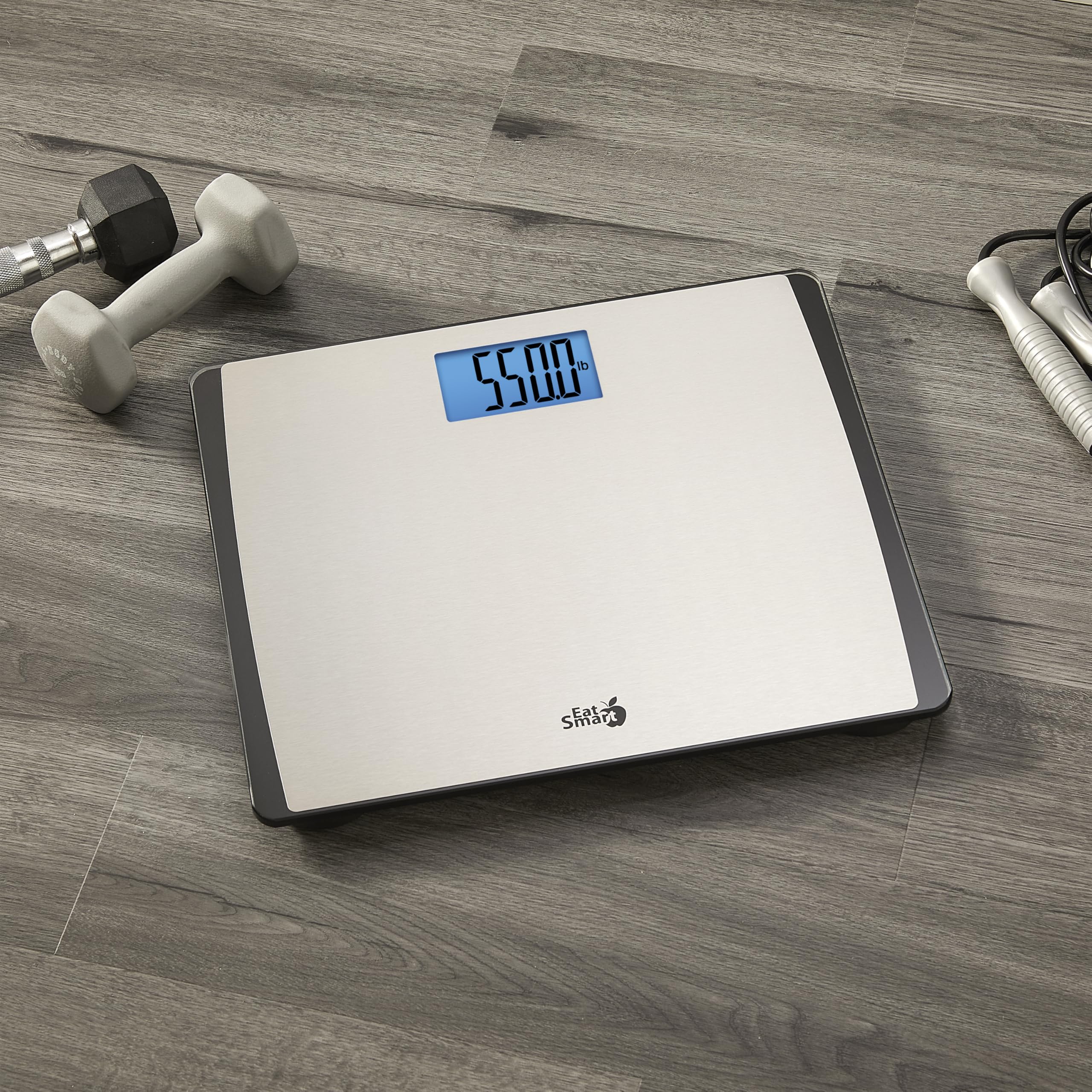 EatSmart báscula en uso por persona, operación rápida step-on inmediata