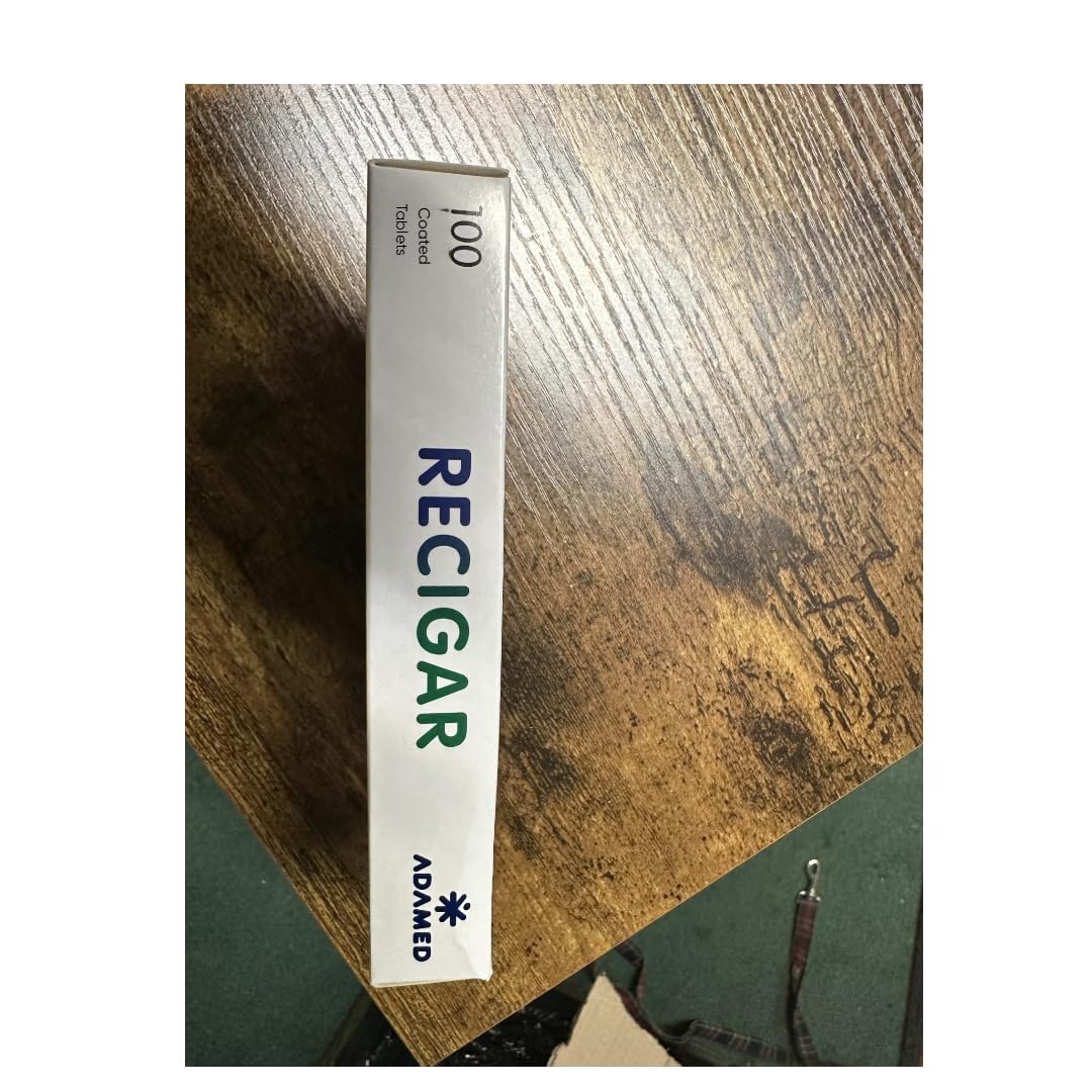Edvardus Recigar caja junto a la hoja informativa mostrando contenido completo