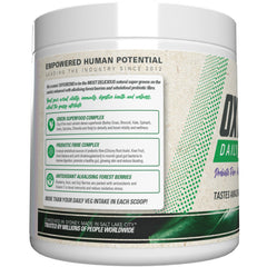 EHP Labs OxyGreens en batido saludable mostrando combinación con frutas