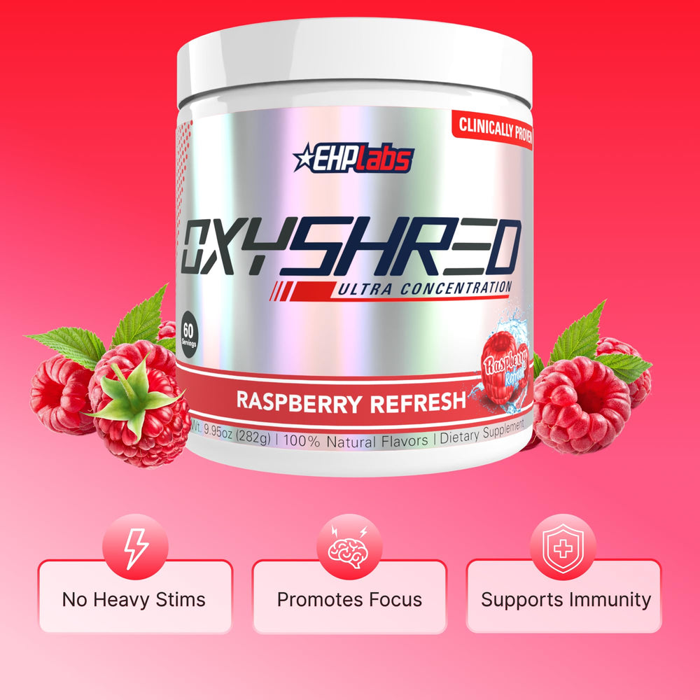 EHP Labs OxyShred mezclado en vaso con bebida rosada listo para consumir antes de entrenar