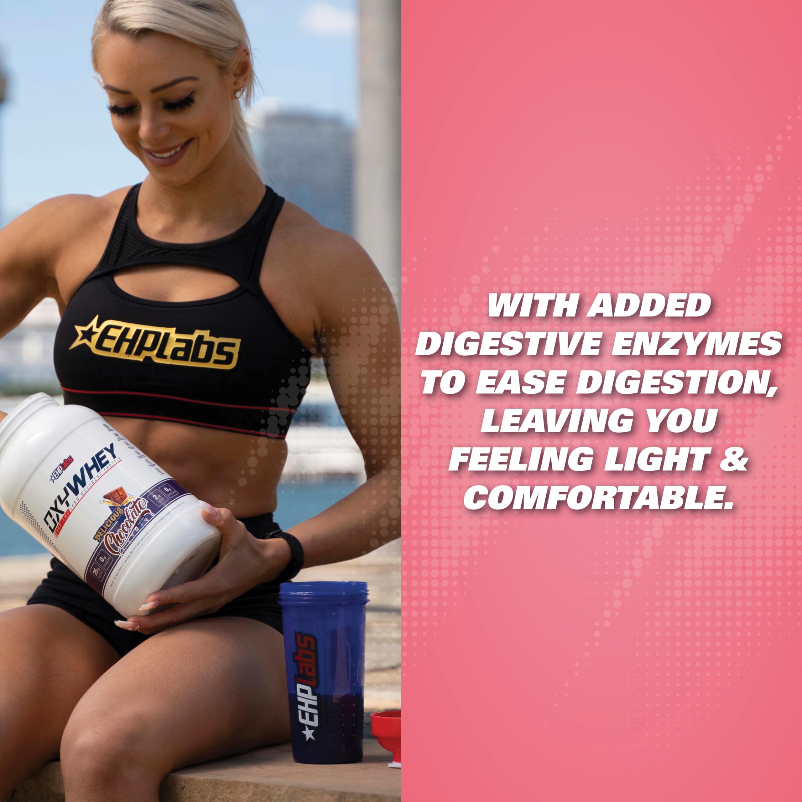 Vaso con batido OxyWhey fresa milkshake listo para consumir tras entreno