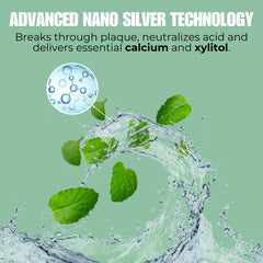 Persona usando Elementa Silver Nano enjuague, respiración fresca y cómoda