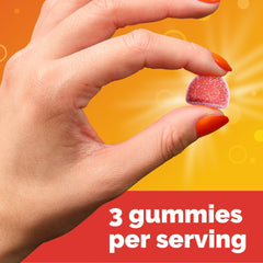 Gomitas Emergen-C junto a frutas fresa limón y arándano para sabor natural