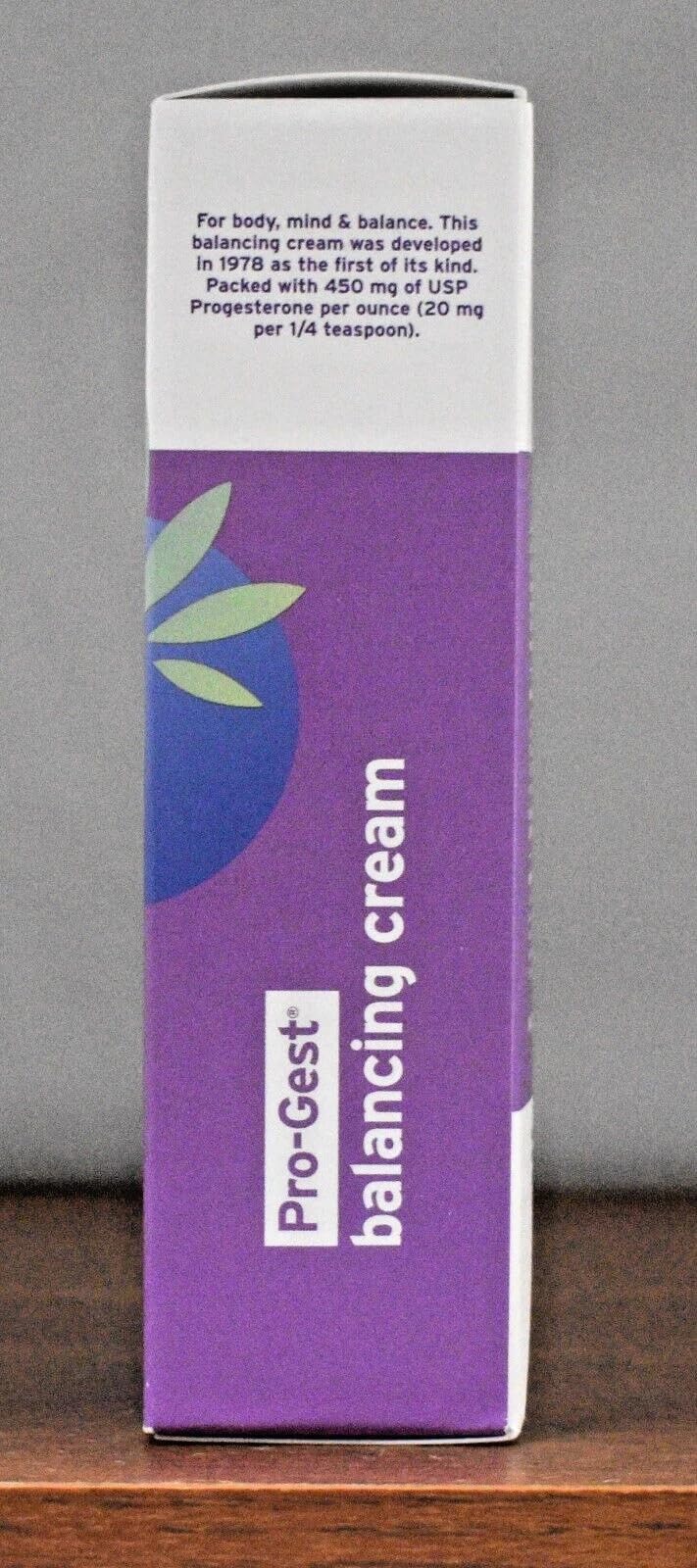 Emerita Progest Parab Free textura cremosa en primer plano, mostrando absorción rápida