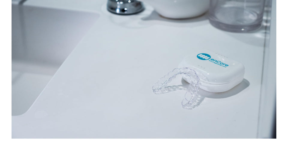 enCore protector en boca mostrando cómo reduce el desgaste dental