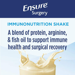 Persona ofreciendo Ensure a paciente, muestra consumo seguro y práctico Ensure