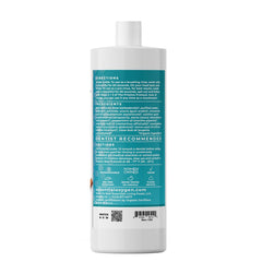 Essential Oxygen enjuague en uso junto al cepillo para limpieza y aliento fresco