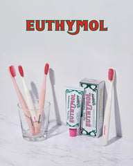 Euthymol producto en baño mostrando integración estética y orden