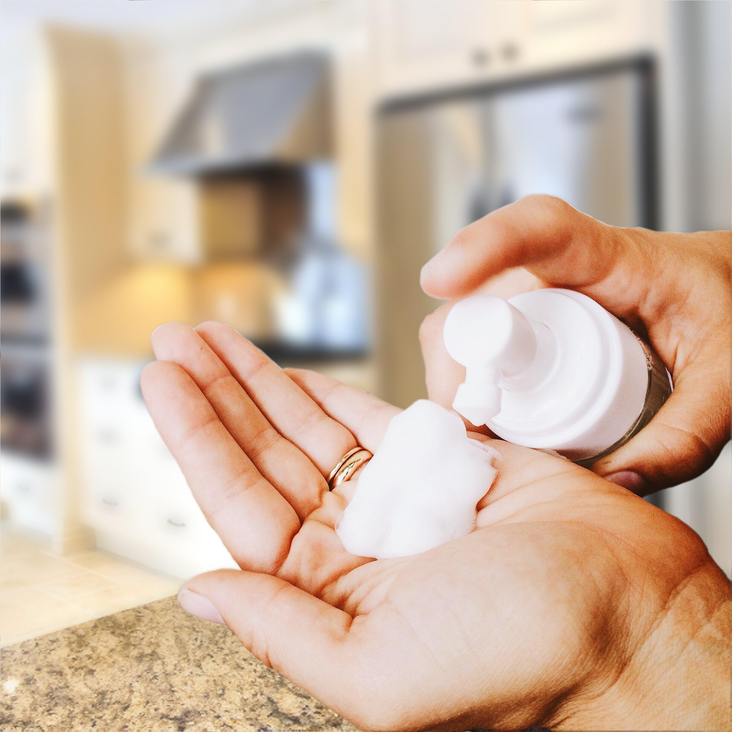 Everest Microbial Defense dispensador abierto, uso práctico y controlado
