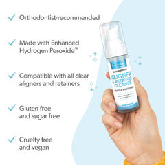 EverSmile persona usando el aligner con espuma para limpieza discreta