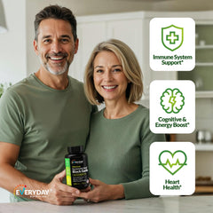 Cápsula en mano para comparar tamaño y facilidad de ingestión EVERYDAY NUTRITION