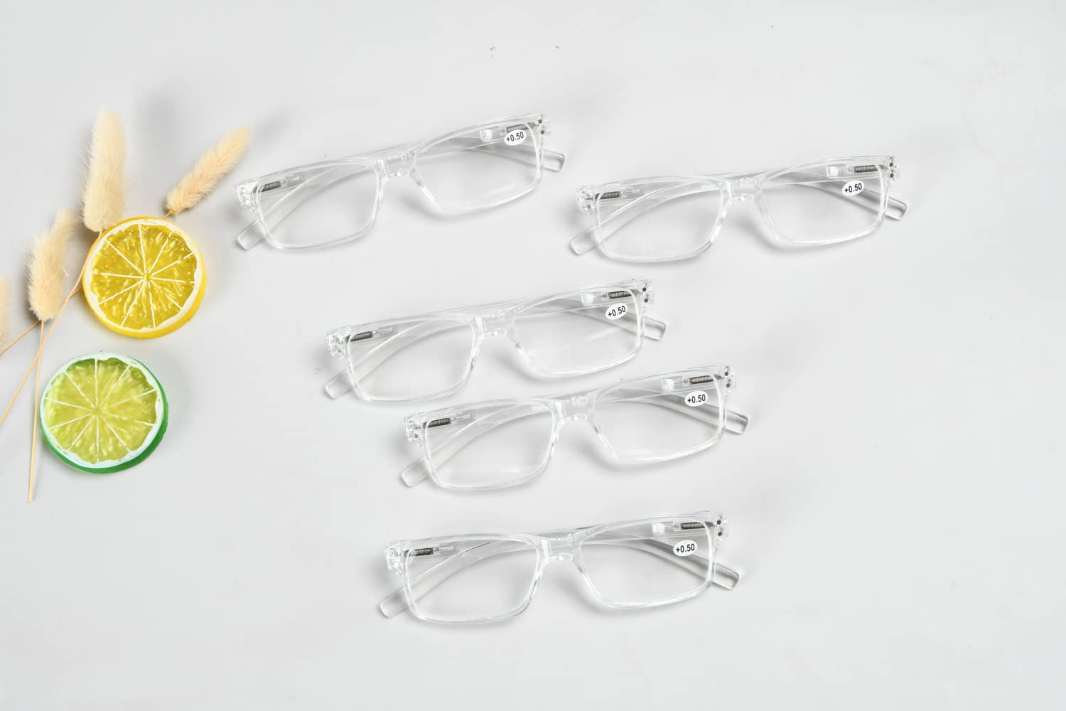 Eyekepper gafas sobre escritorio profesional ilustrando estilo sobrio y uso laboral