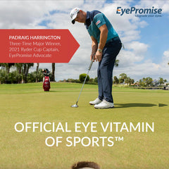 Mano sosteniendo softgels EyePromise para mostrar tamaño y comodidad diaria