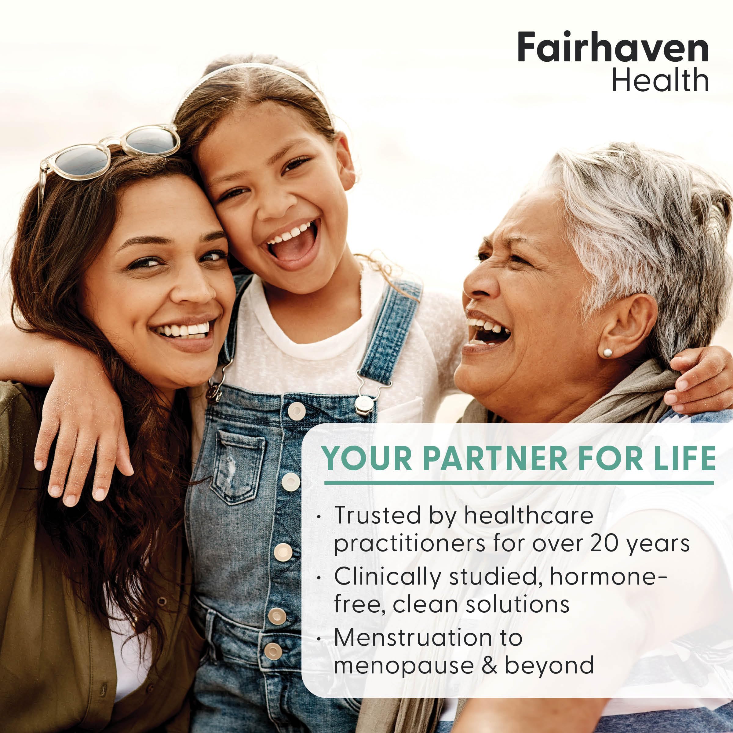 Fairhaven Health OvaBoost en mesa con alimentos saludables de apoyo