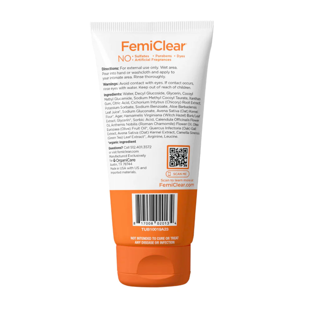 FemiClear entorno lifestyle junto a otros productos de cuidado íntimo