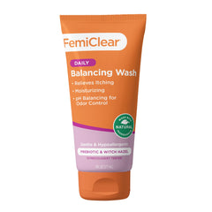 FemiClear producto en la ducha integrándose en rutina de higiene diaria