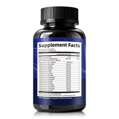 Frasco abierto Femmetra con cápsulas en mano para dosis diaria práctica