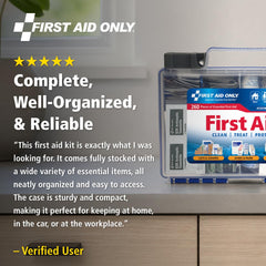 First Aid Only junto a caja de herramientas para comparar tamaño y capacidad