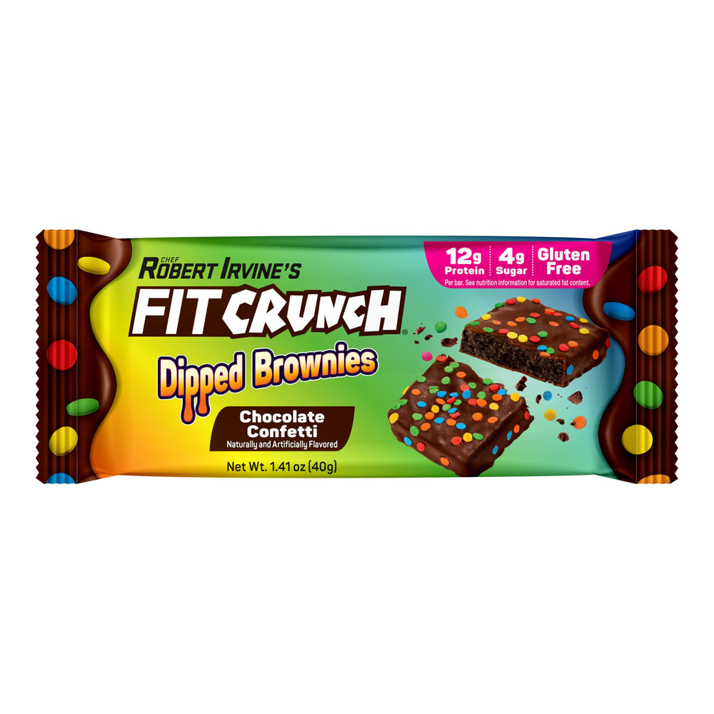 FITCRUNCH corte cercano del brownie mostrando textura húmeda y bañada