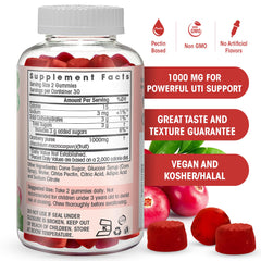 Gomitas Flamingo Supplements en mano para comparar tamaño y porción