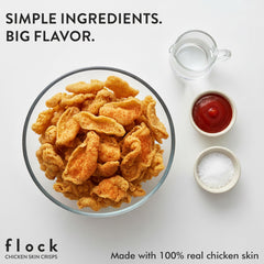 Flock chips en mano para comparar tamaño y control de porción