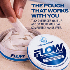 Persona usando un pouch Flow Pouches en la boca, foco y energía sin cafeína