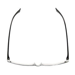 Foster Grant gafas en mano para comparar tamaño y confort portátil