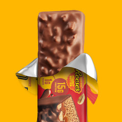 FULFIL primer plano del corte con centro cremoso REESE'S y chips visibles