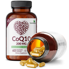 Futurebiotics cápsula en mano para comparar tamaño, beneficio: fácil de tragar