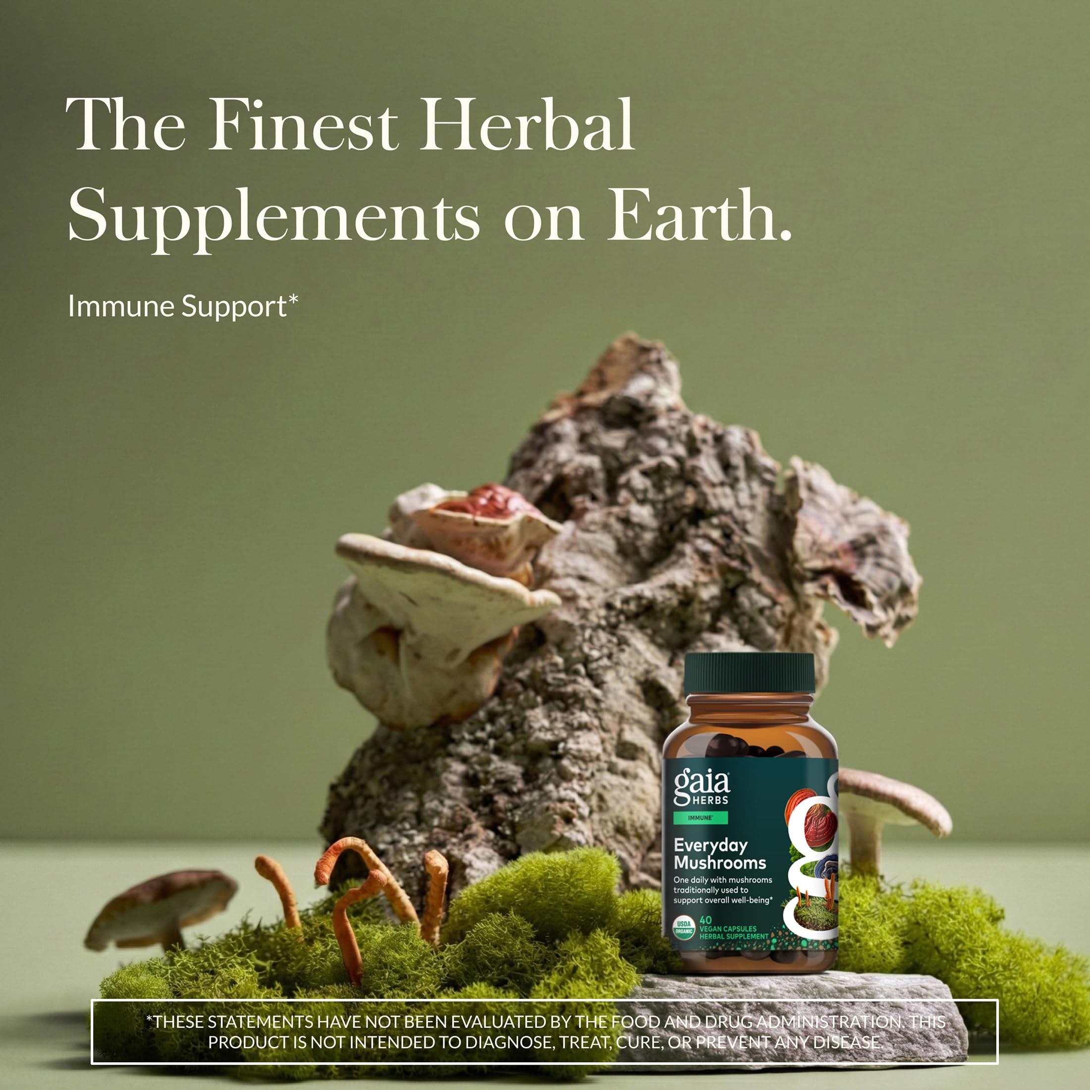 Gaia Herbs cápsulas en mano para visualizar tamaño y facilidad de uso