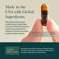 Gaia Herbs cápsula en mano mostrando tamaño y conveniencia