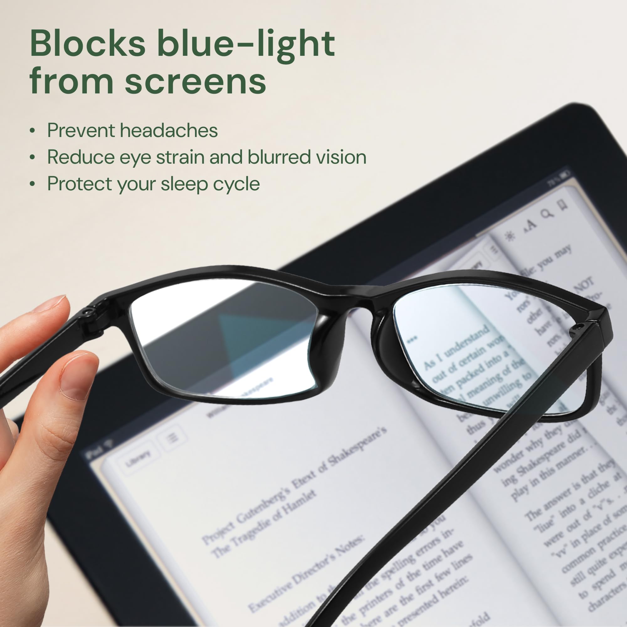 Gaoye gafas en uso leyendo una tablet para reducir fatiga visual
