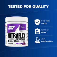 GAT SPORT vaso con NITRAFLEX mezclado demostrando espuma y color vivo
