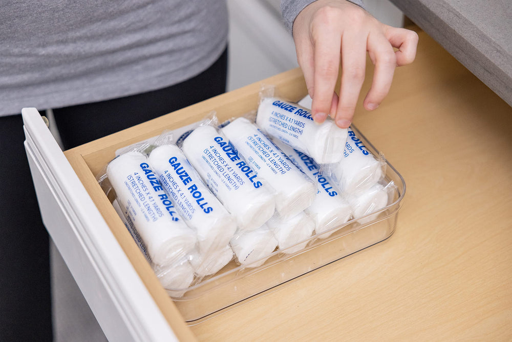 Gauze Care comparación de tamaño con mano para referencia práctica