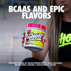 Detalle del polvo GHOST BCAA Lemon Crush mostrando textura fina y mezclabilidad