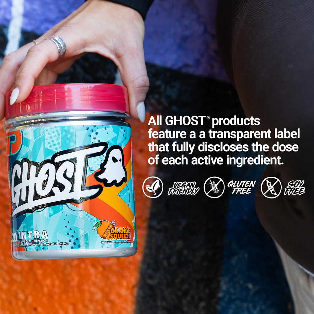 Detalle de la etiqueta transparente de GHOST Intra con listado completo de ingredientes
