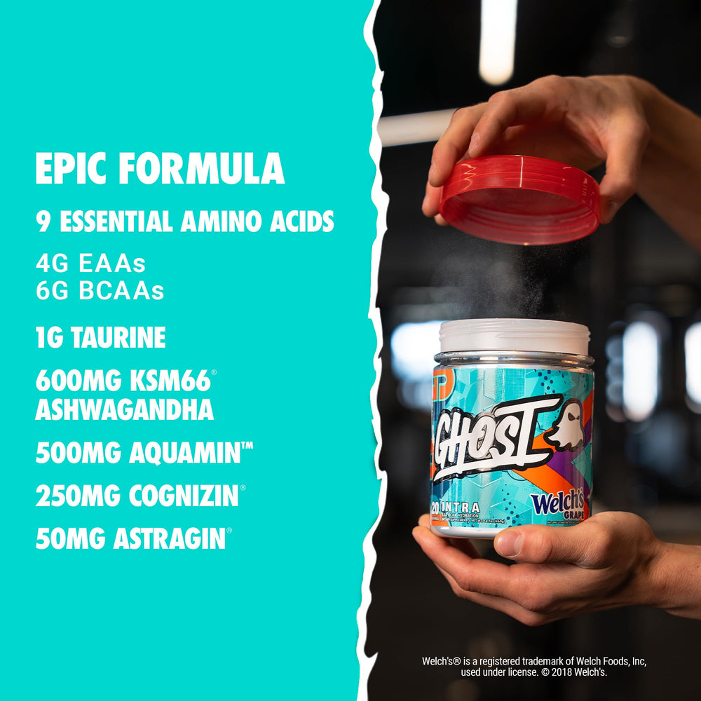 Vaso con GHOST Intra mezclado en uso, hidratación durante ejercicio