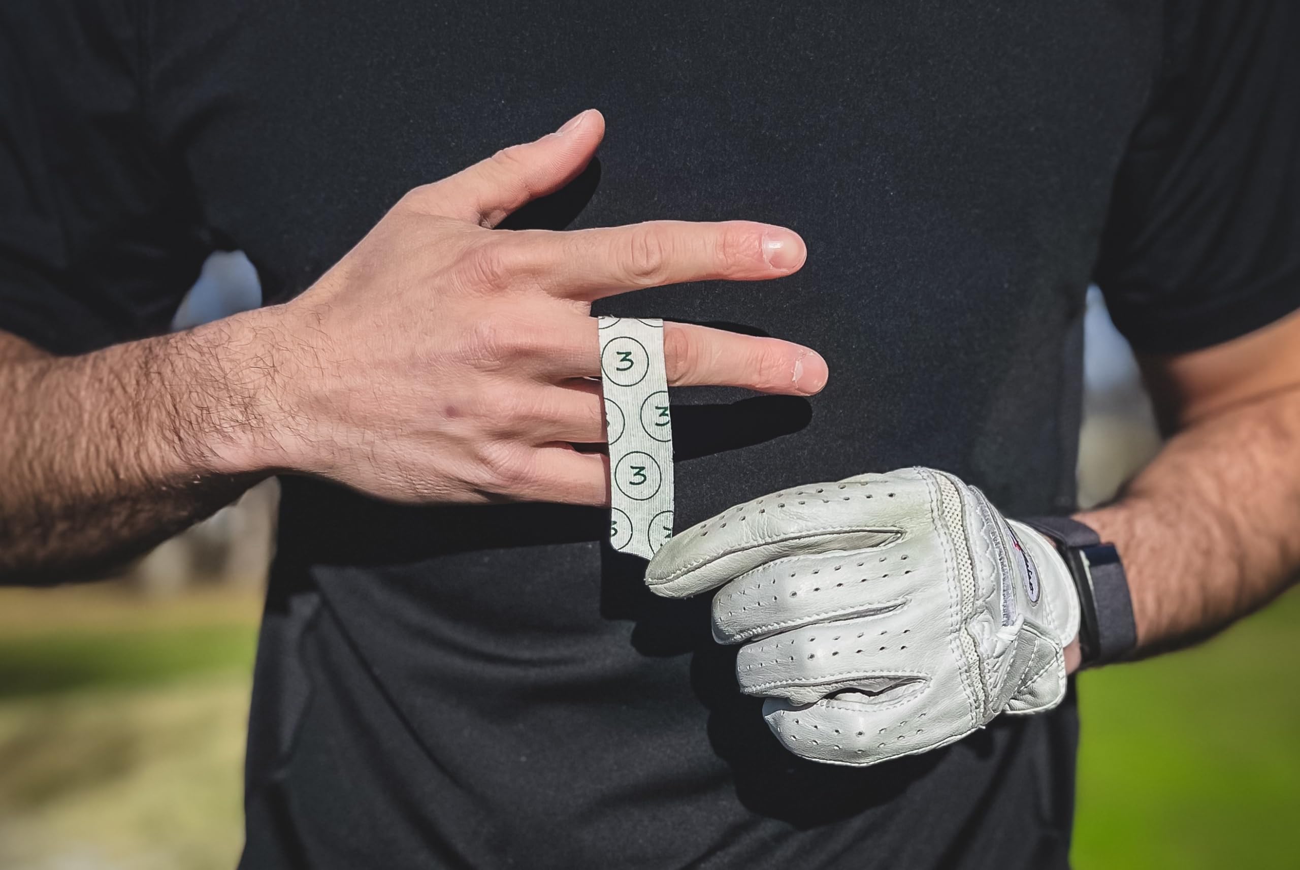 Estilismo de GIR Golf Tape en campo de golf mostrando aspecto y confianza
