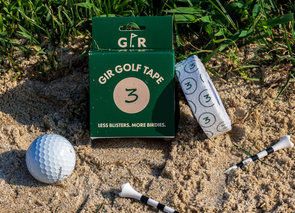 GIR Golf Tape en uso bajo lluvia que demuestra adhesión resistente al agua