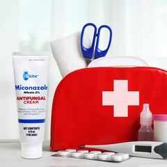 Globe etiqueta con ingredientes destacando miconazol 2% y confianza de calidad