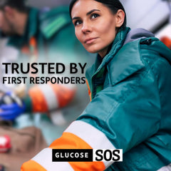 Glucose SOS comparación tamaño con monedero, diseño compacto portátil