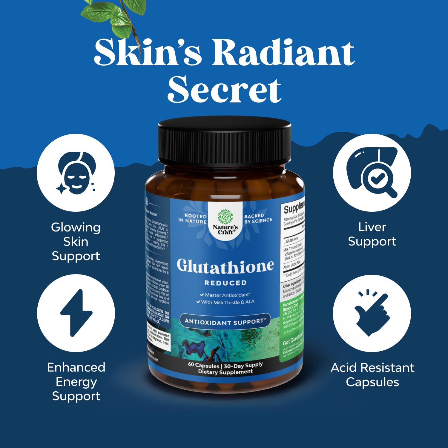Cápsulas en mano junto al envase Reduced Glutathione para referencia de tamaño práctico