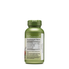 Detalle de cápsula GNC Herbal Plus Energy Formula con textura y color uniforme
