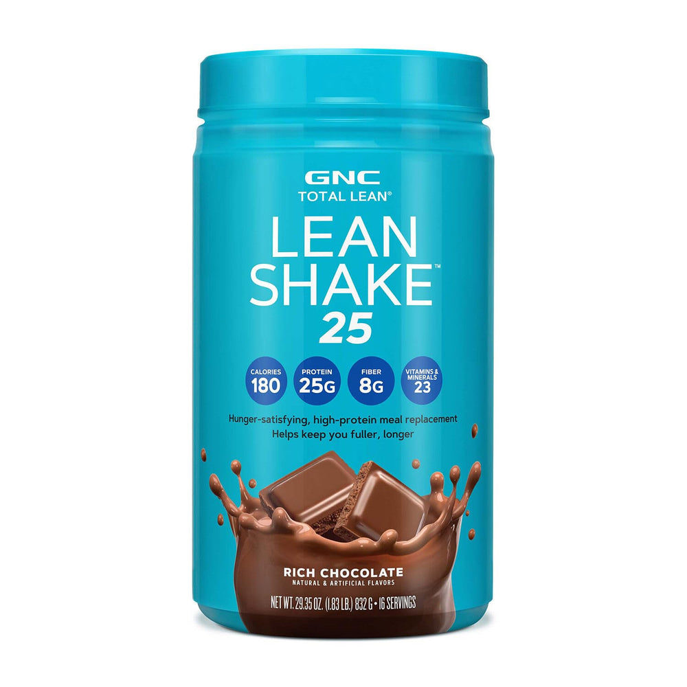 Envase GNC Total Lean Rich Chocolate mostrando diseño y porciones, ideal para control calórico