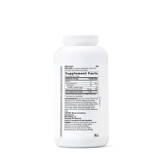 GNC primer plano de masticable de vitamina C y textura apetecible para consumo