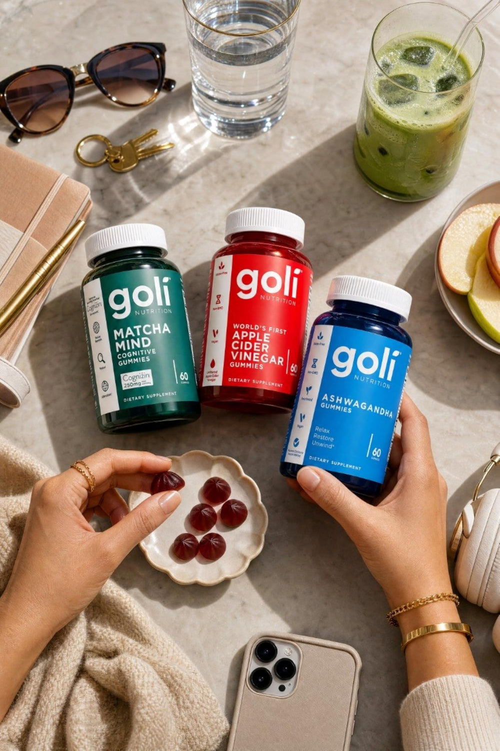 Goli comparación de tamaño junto a objeto común para referencia