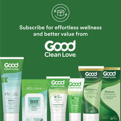 Good Clean Love toallita en mano muestra tamaño y facilidad de uso
