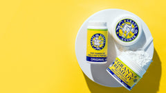 Gran's Remedy dentro de un bolso ideal para llevar de viaje y uso inmediato