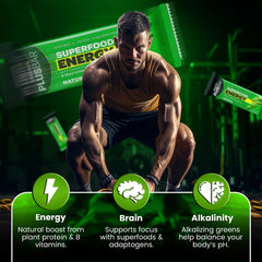 Mano sosteniendo una Greens+ Plusbar para mostrar portabilidad y conveniencia